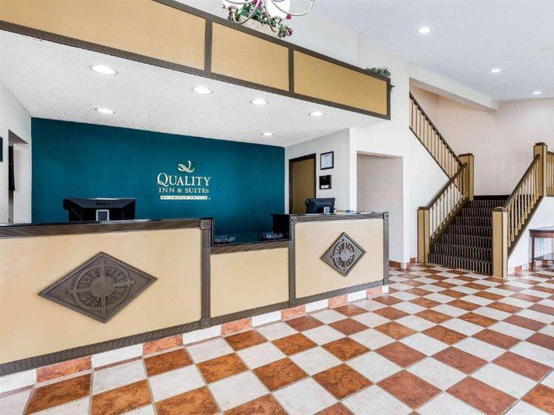 Quality Inn & Suites Bloomington University Area Exteriör bild