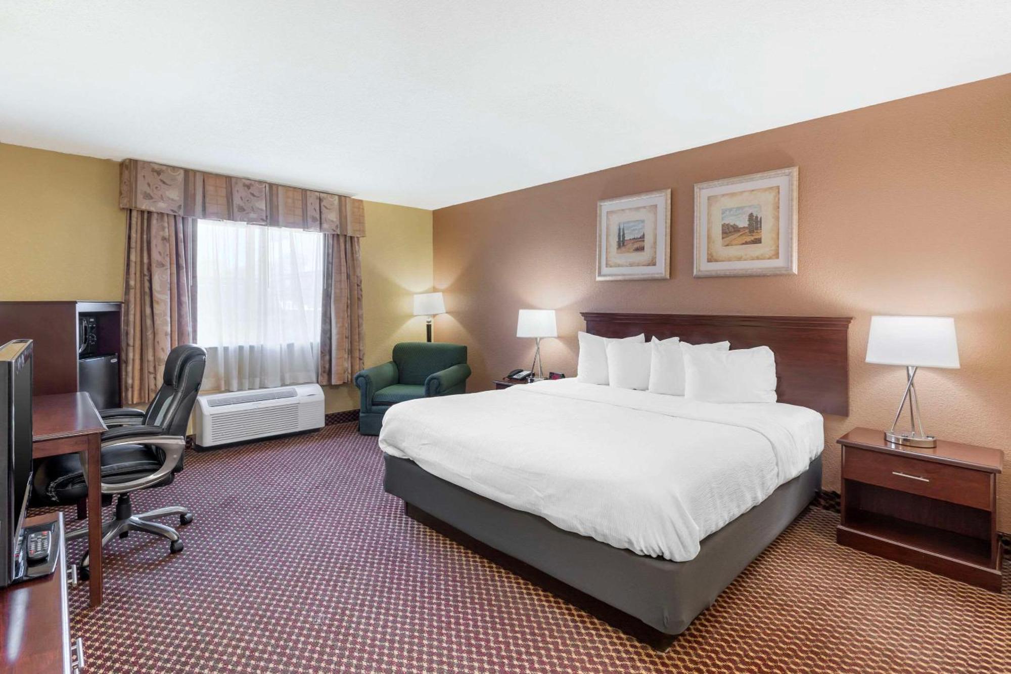 Quality Inn & Suites Bloomington University Area Exteriör bild