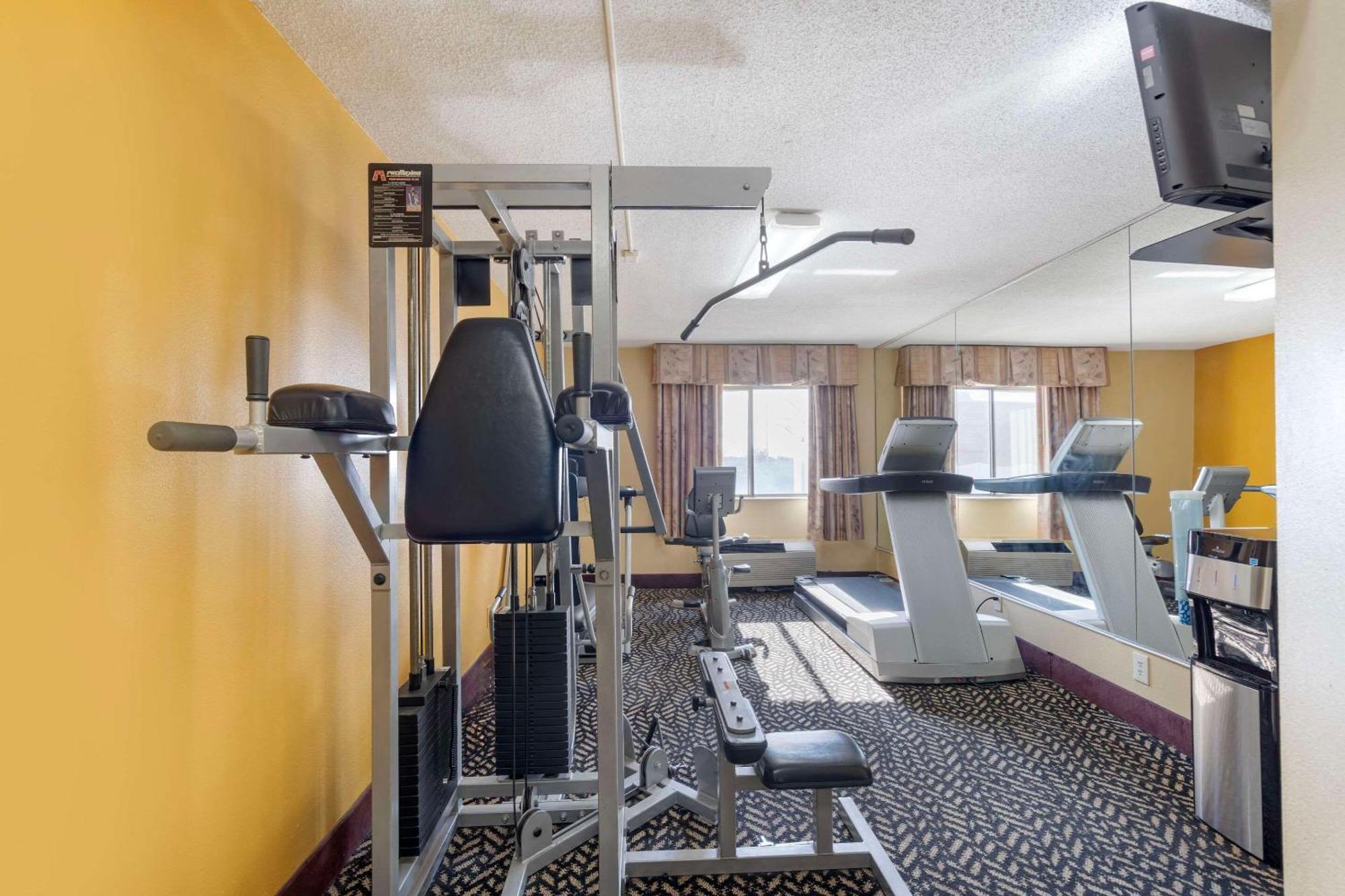 Quality Inn & Suites Bloomington University Area Exteriör bild