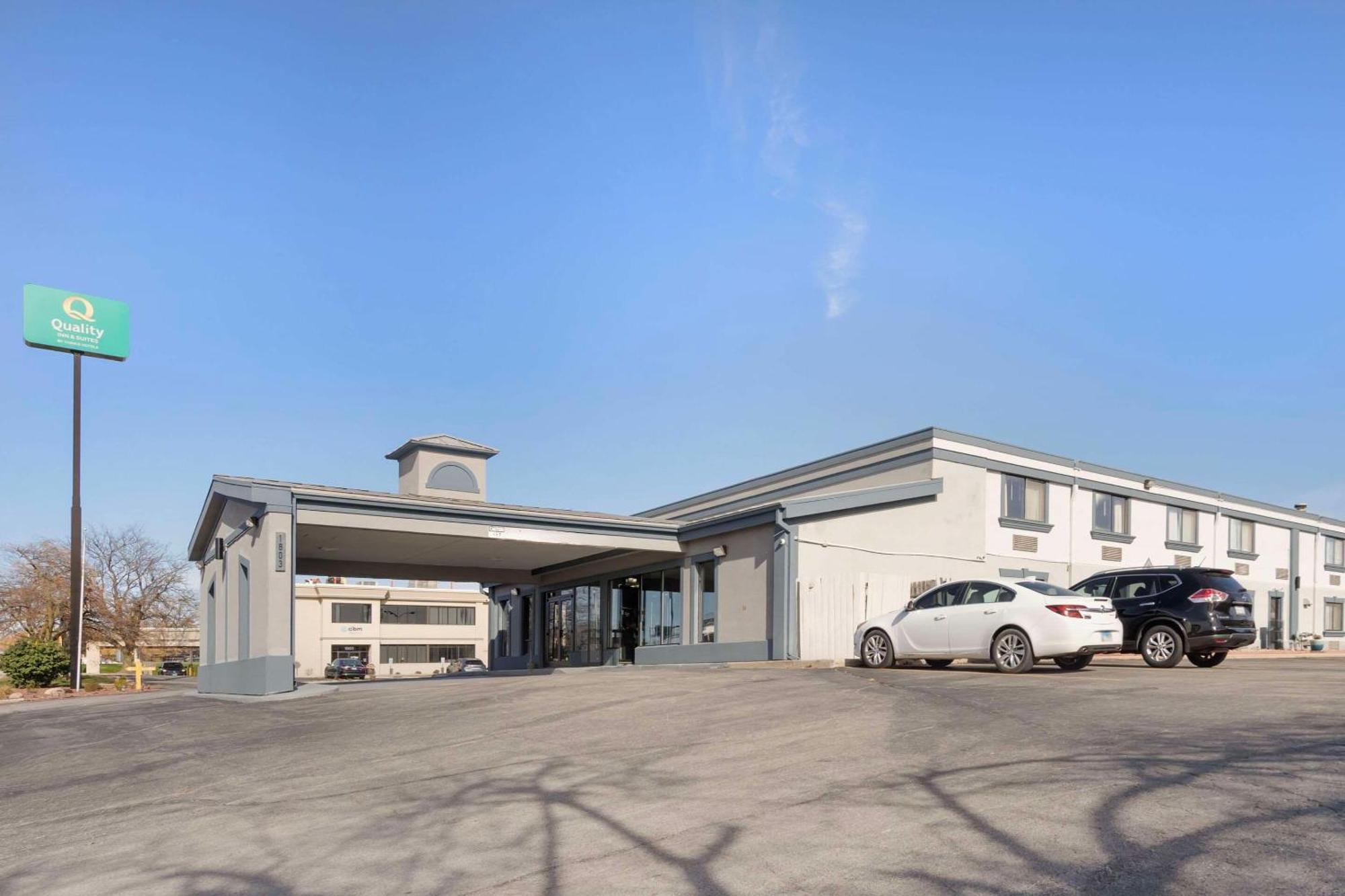 Quality Inn & Suites Bloomington University Area Exteriör bild