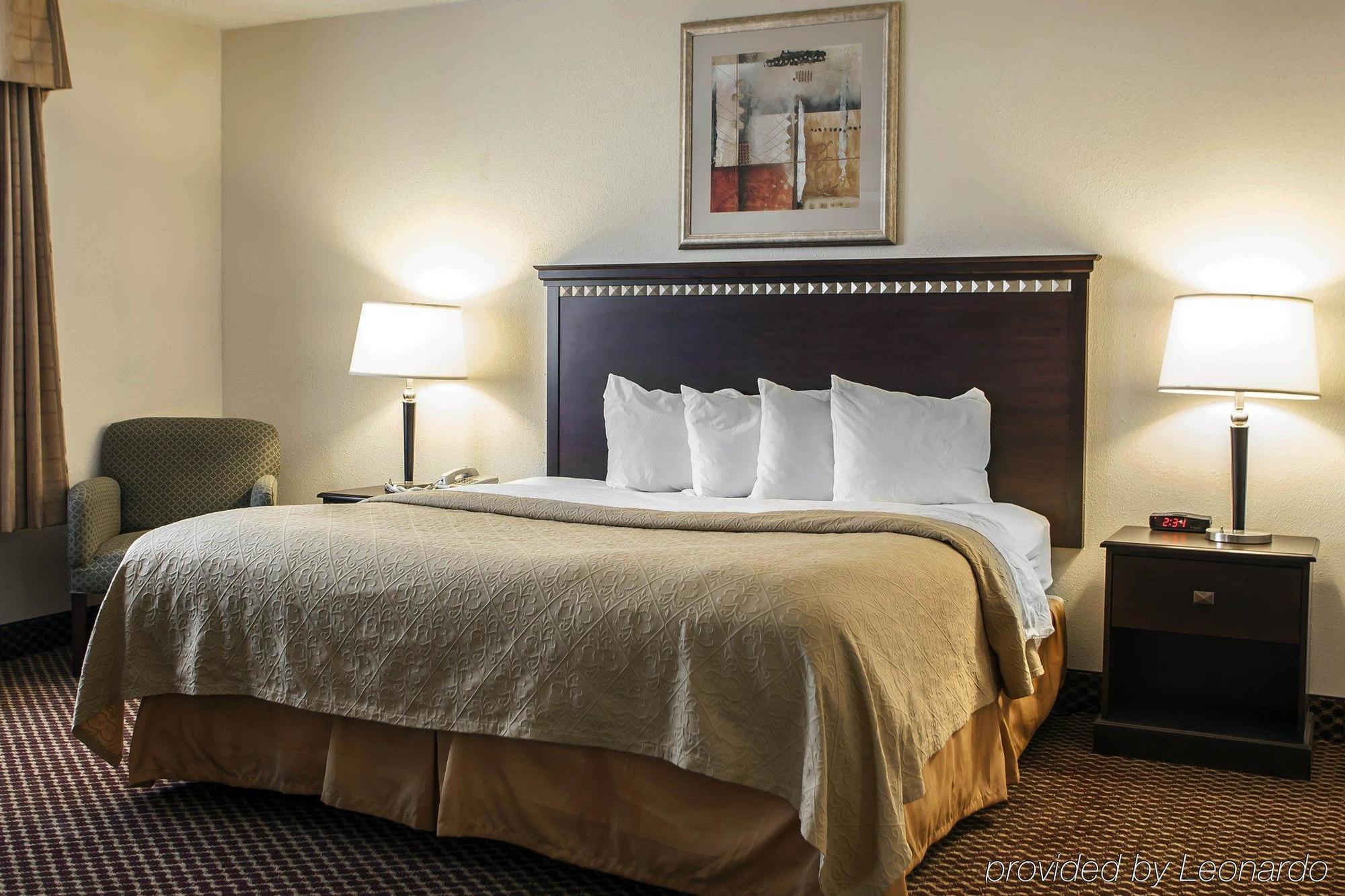 Quality Inn & Suites Bloomington University Area Exteriör bild